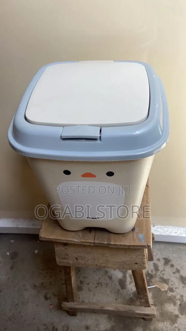 Cute Penguin Design Waste Bin