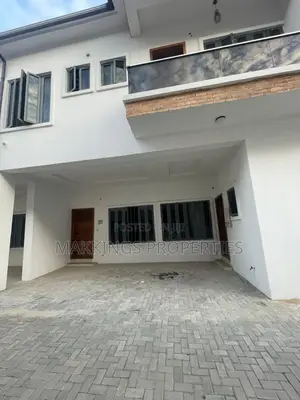 3bdrm Duplex in Chevron for rent