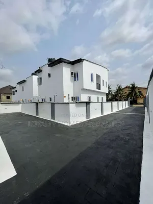 Furnished 4bdrm Block of Flats in Off Olaniyi Road New for sale
