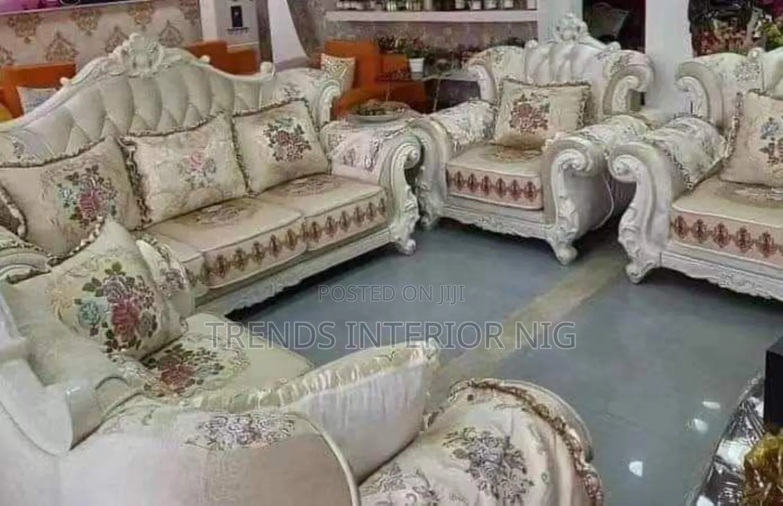 Stylish Royal Sofas