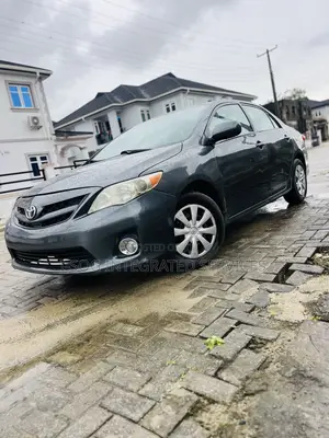Toyota Corolla LE 4dr Sedan (1.8L 4cyl 4A) 2011 Gray