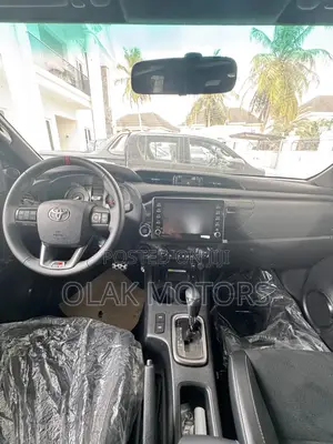 New Toyota Hilux 2025 White