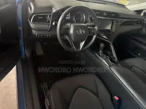 Toyota Camry LE (2.5L 4cyl 8A) 2019 Blue