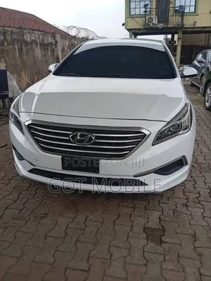 Hyundai Sonata Limited Sedan FWD (2.4L 4cyl 6A) 2017 White