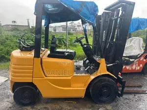 Caterpillar Forklift