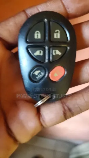 Toyota Sienna Remote Xle (Full Option)