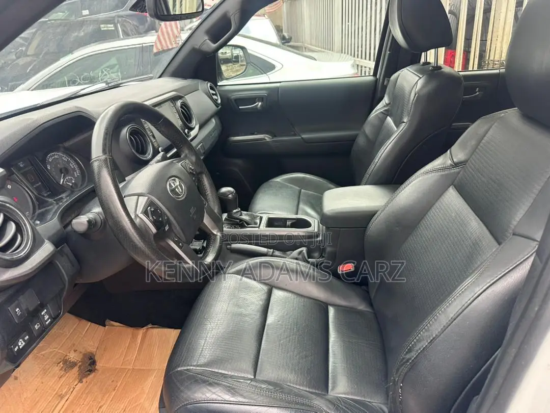 Toyota Tacoma TRD Sport 2022 White
