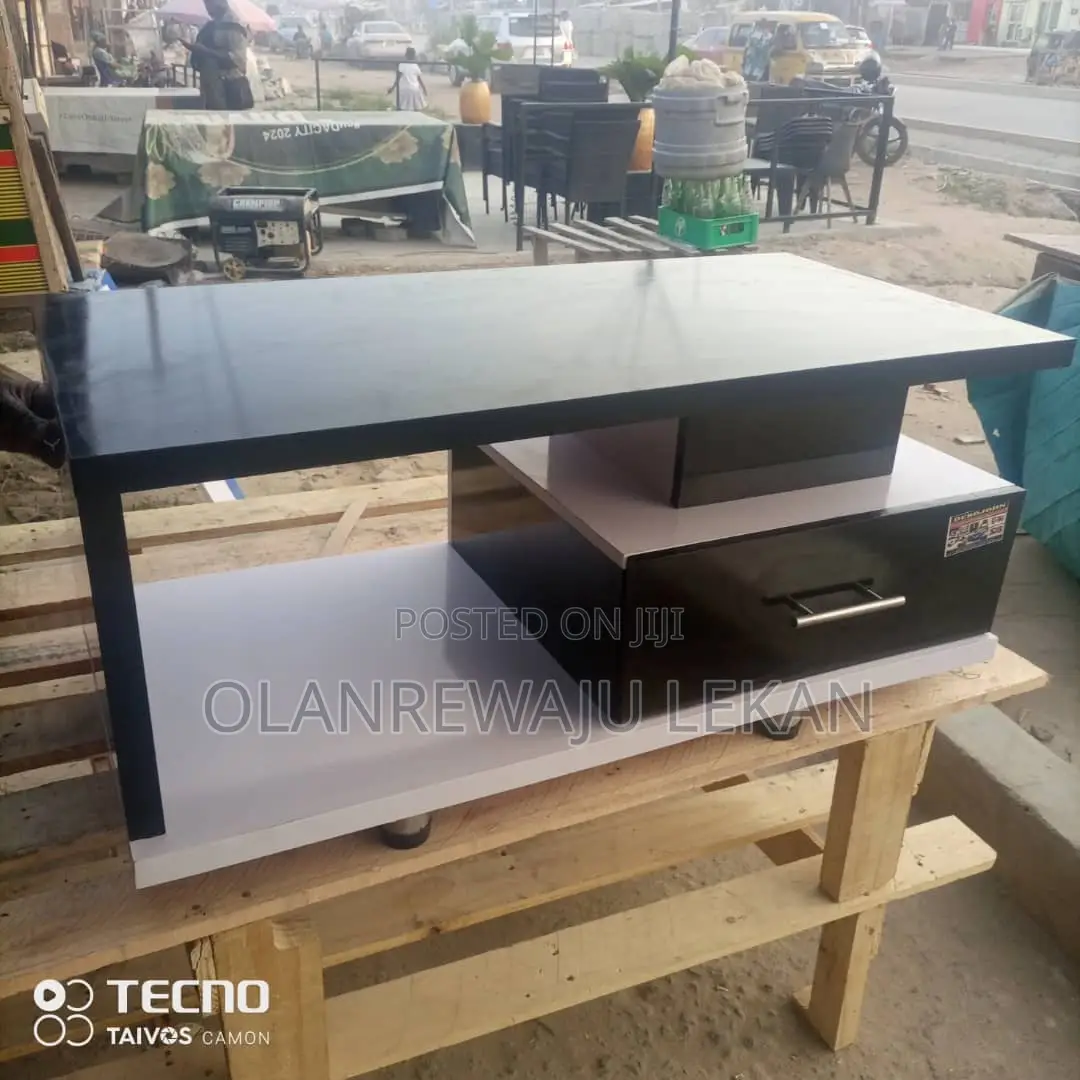 Good Quality Center Table