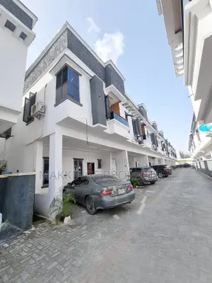 4bdrm Duplex in Ikota for sale