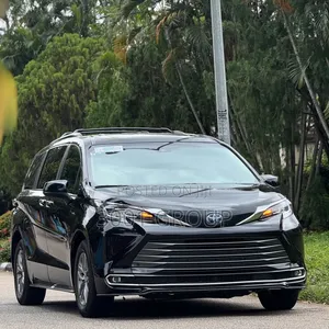 Toyota Sienna XLE 2022 Black