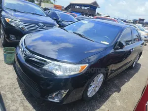 Toyota Camry XLE V6 4dr Sedan (3.5L 6cyl 6A) 2012 Gray
