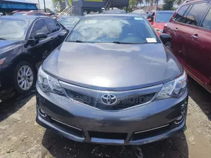 Toyota Camry SE Sport 4dr Sedan (2.5L 4cyl 6A) 2014 Gray
