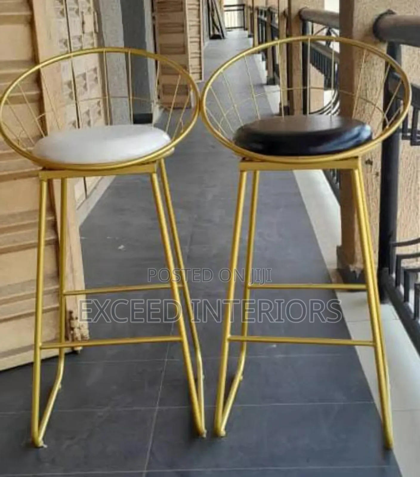 Qualit Bar Stool