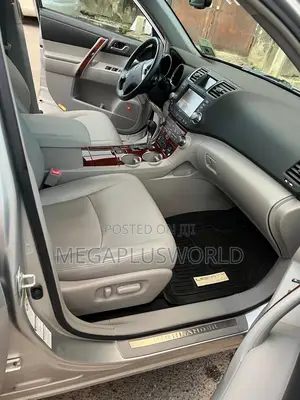 Toyota Highlander Limited 2012 Silver