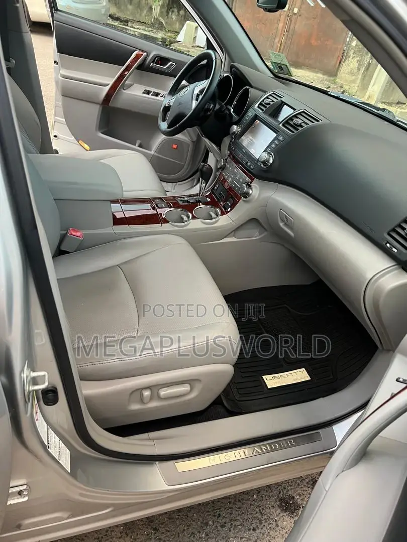 Toyota Highlander Limited 2012 Silver