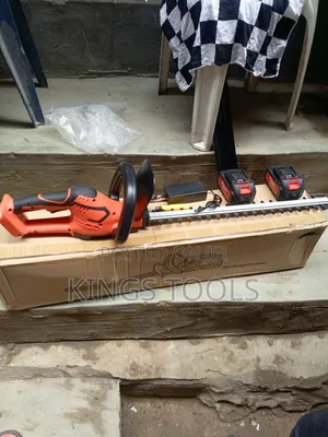 Cordless Hedge Trimmer Machine