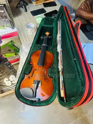 Yamaha Violin 4/4, Red and Any Colour