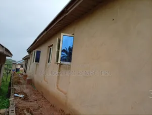 2bdrm Bungalow in Adamo Estate for rent