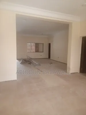 3bdrm Block of Flats in Wuse 2 District for rent