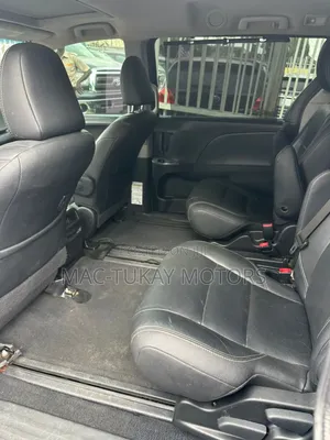 Toyota Sienna SE 8 Passenger (3.5L 6cyl 8A) 2017 Gray