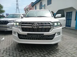 Toyota Land Cruiser 4.0 V6 GXR 2018 White