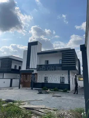 4bdrm Duplex in Gra Oluyole for sale