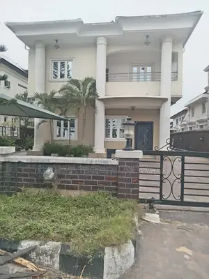 5bdrm Duplex in Chevron for rent