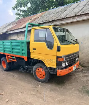 Toyota Dyna 200 Normal Hand 2rz Engine Normal Hand.