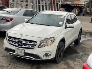 Mercedes-Benz GLA-Class 2019 White