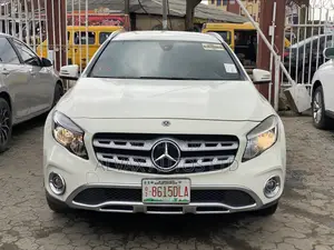Mercedes-Benz GLA-Class 2019 White