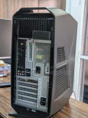 Desktop Computer Dell Aurora 24GB Intel Core I5 SSD 1T