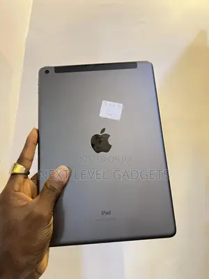 Apple iPad 10.2 (2021) 64 GB Gray