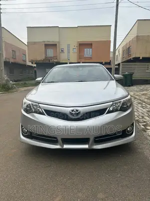 Toyota Camry SE 4dr Sedan (2.5L 4cyl 6A) 2012 Silver