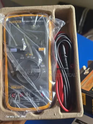 Fluke 15b Max Economical Digital Multimeter