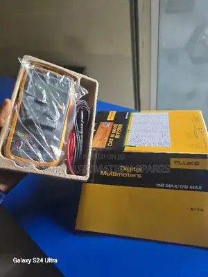 Fluke 15b Max Economical Digital Multimeter