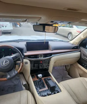 Lexus LX 570 (5 seats) AWD 2017 White