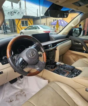 Lexus LX 570 (5 seats) AWD 2017 White