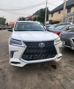 Lexus LX 570 (5 seats) AWD 2017 White