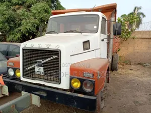 Volvo Tipper Berger Bucket Miller