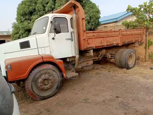 Volvo Tipper Berger Bucket Miller