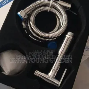 Mmaat Pressing Shower