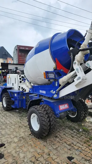 Concrete Mixer Mobile Selfloader 4cubic