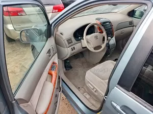 Toyota Sienna XLE Limited FWD 2006 White
