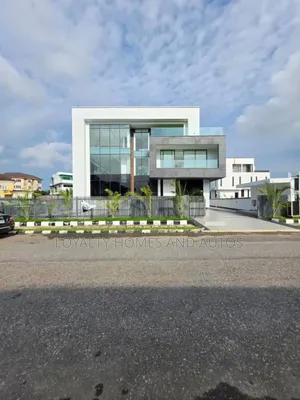 5bdrm Mansion in Pinnock Beach Estate for sale