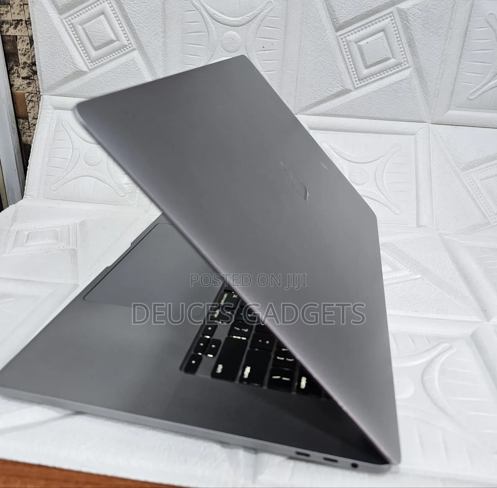Apple Macbook 2019 16-Inch Screen