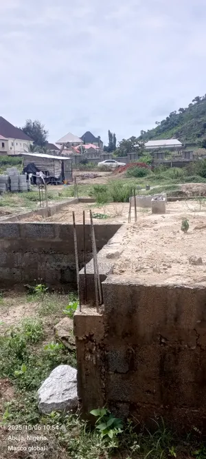 3-Bed Semi-Detached Dup With Bq (At DPC Level for Airport Rd, Abuja