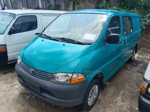 Toyota HiAce 2005 Green