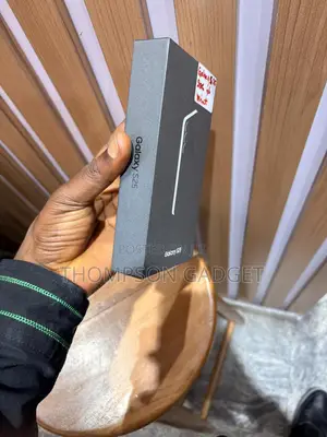 New Samsung Galaxy S25 256 GB