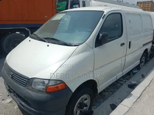 Toyota HiAce 2004
