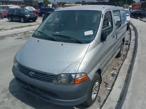 Toyota HiAce 2006 Silver
